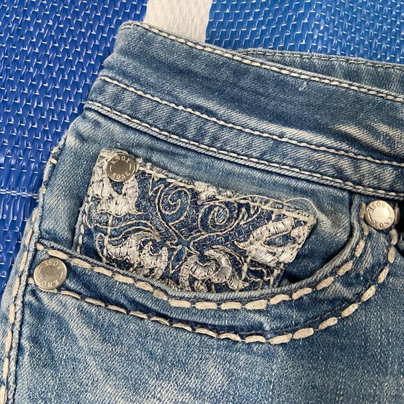 Knox Rose Denim Embroidery W14 Shorts - Picture 2 of 8